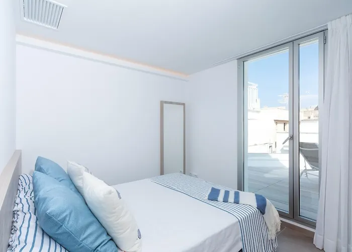 Sea Breeze Апартаменты *